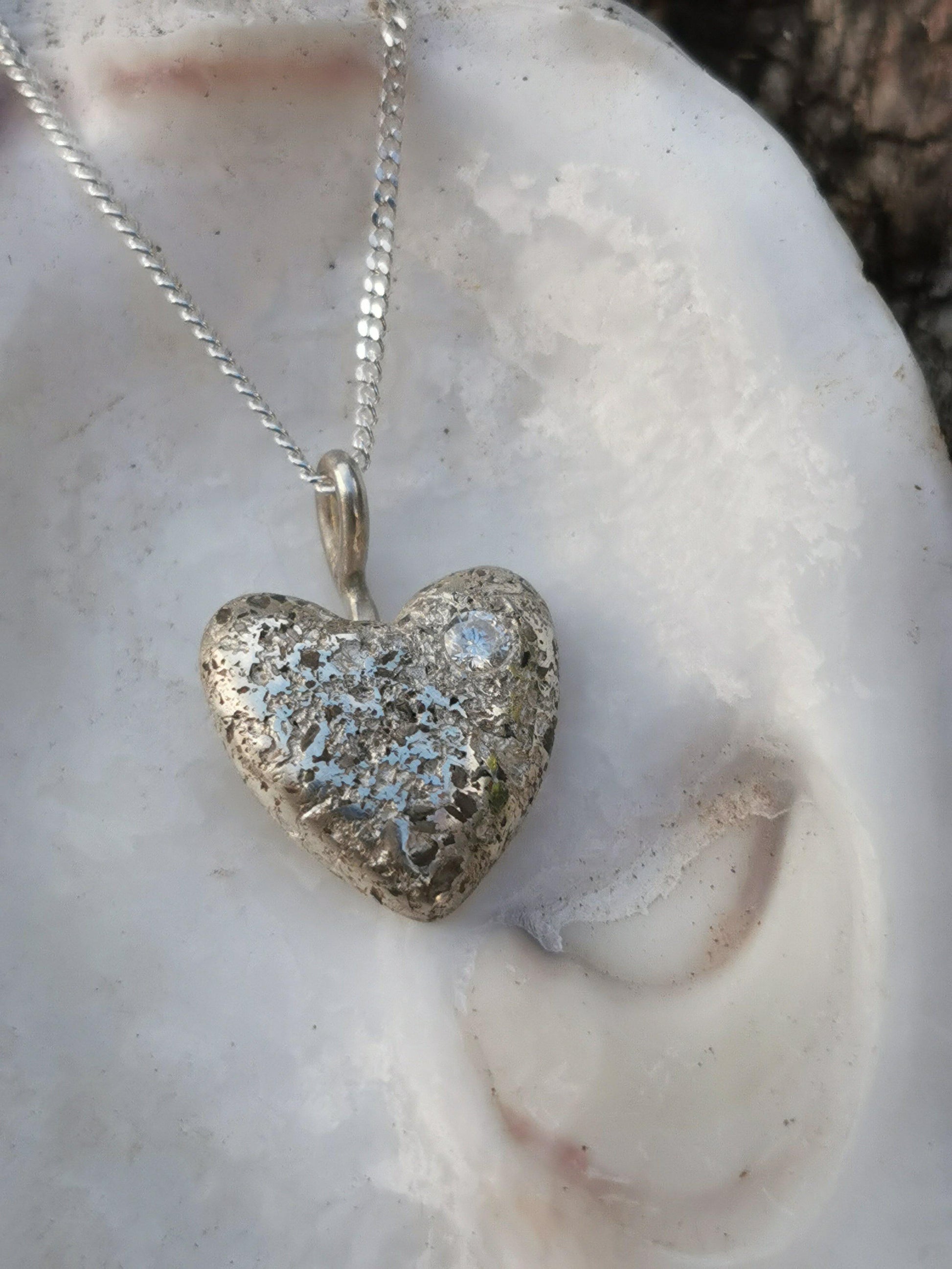 Heart Ashes Memorial Pendent - NaomiRaeByDesign