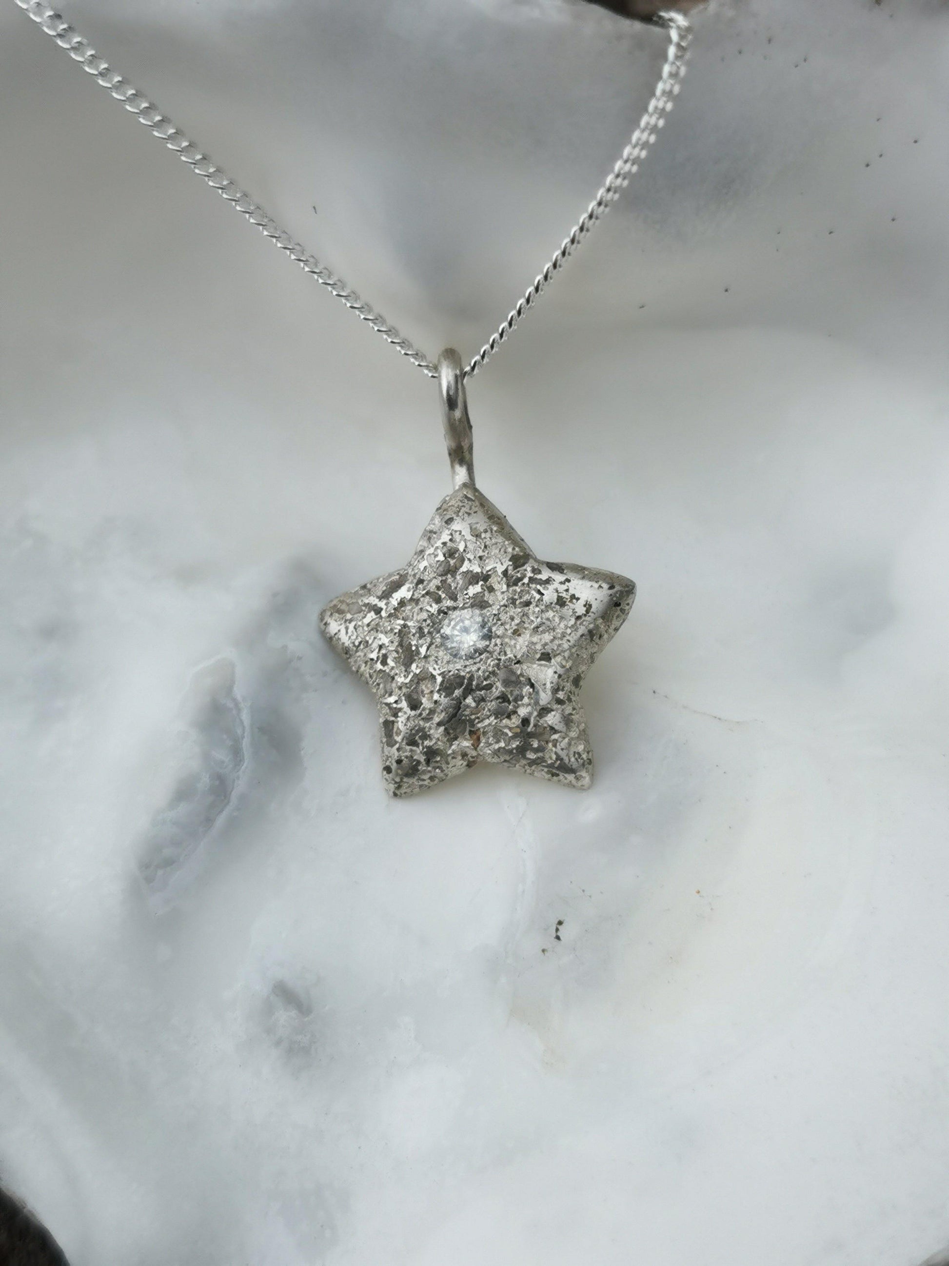 Star Memorial Ashes Pendent - NaomiRaeByDesign